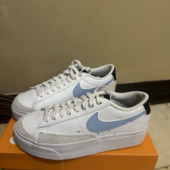 nike low platform blazers NWT - Picture 6 of 7